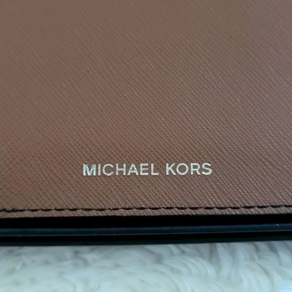Michael Kors Slim Bifold✌️ 